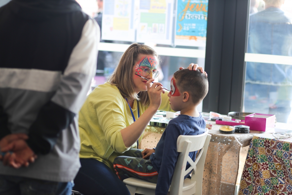 60 ans -stand maquillage